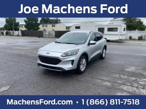 Photo 1 of 26 of 2020 Ford Escape SE