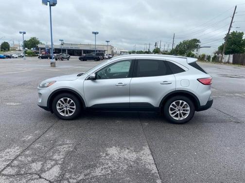Photo 2 of 26 of 2020 Ford Escape SE