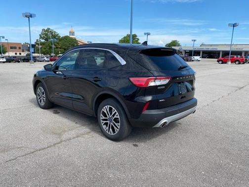 Photo 3 of 21 of 2020 Ford Escape SEL