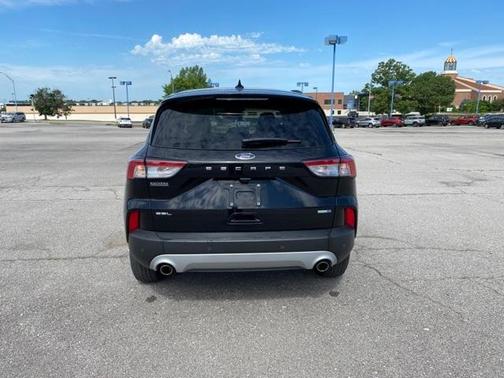 Photo 4 of 21 of 2020 Ford Escape SEL