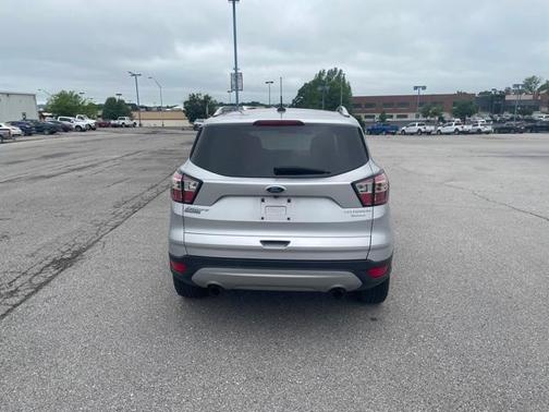 Photo 4 of 24 of 2018 Ford Escape Titanium