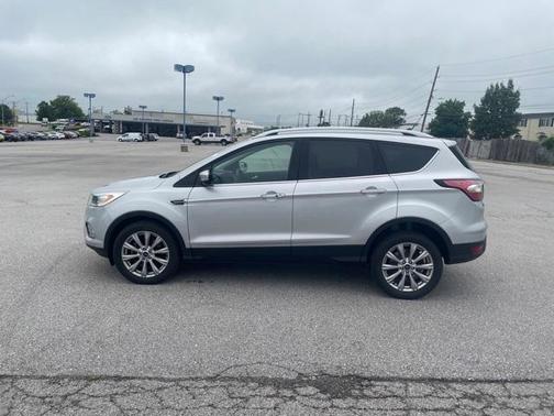 Photo 2 of 24 of 2018 Ford Escape Titanium