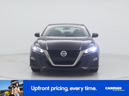 Black 2019 Nissan Altima SR