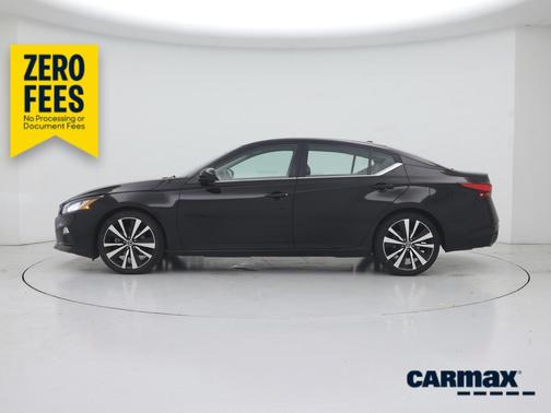 Black 2019 Nissan Altima SR