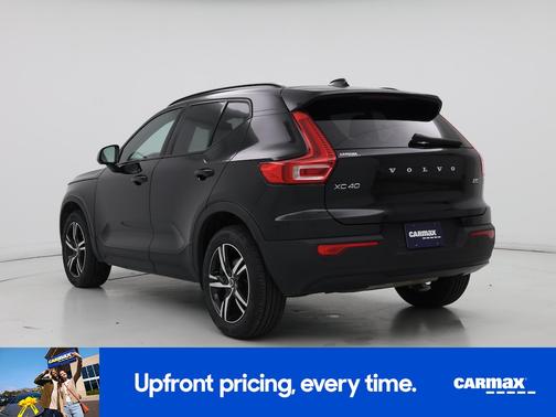 Black 2024 Volvo XC40 B5 Core Dark Theme