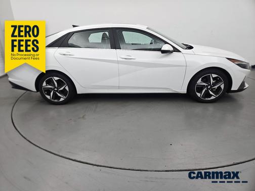 White 2022 Hyundai ELANTRA Limited