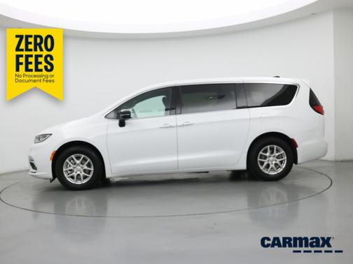 White 2025 Chrysler Pacifica Select