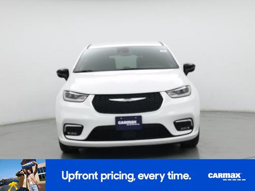 White 2025 Chrysler Pacifica Select