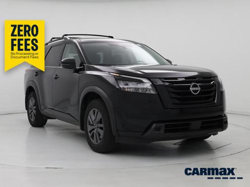 Black 2023 Nissan Pathfinder SV
