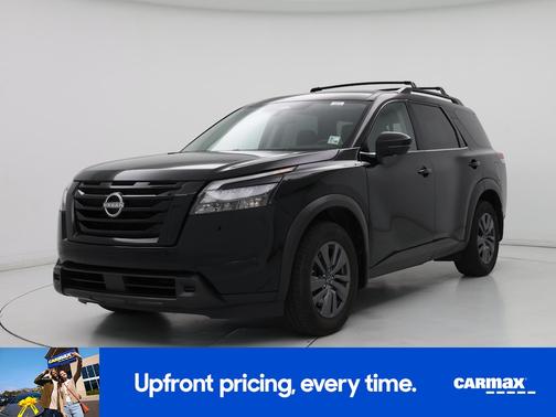Black 2023 Nissan Pathfinder SV