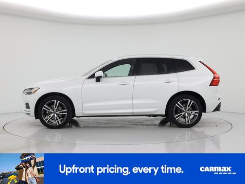 White 2021 Volvo XC60 T5 Momentum