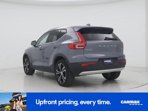 Gray 2022 Volvo XC40 T4 Inscription