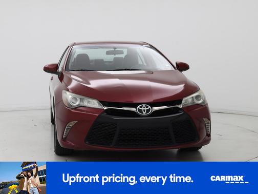 Red 2016 Toyota Camry SE