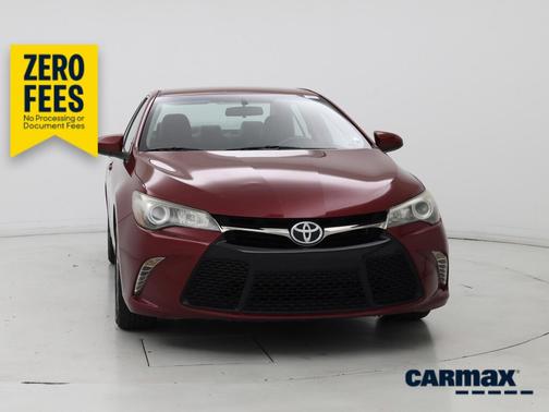 Red 2016 Toyota Camry SE