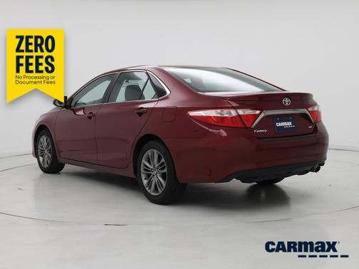 Red 2016 Toyota Camry SE