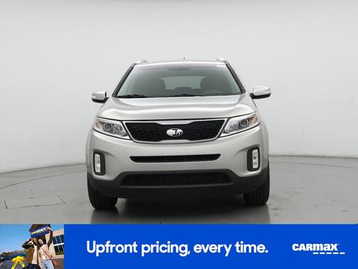 Silver 2015 Kia Sorento LX