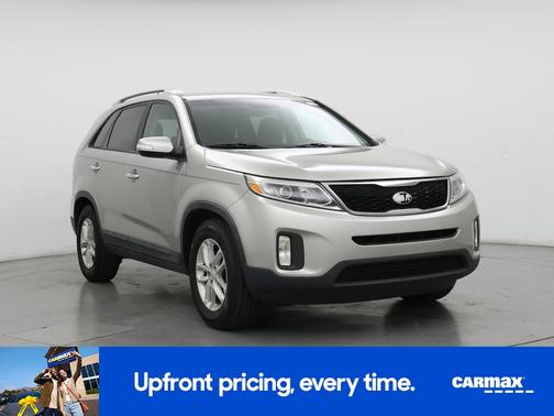 Silver 2015 Kia Sorento LX
