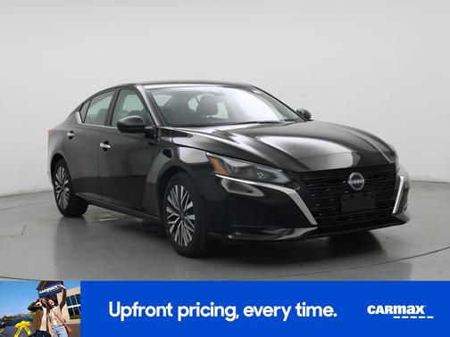 Black 2025 Nissan Altima SV