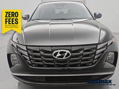 Black 2022 Hyundai TUCSON SE