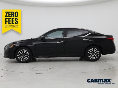 Black 2024 Nissan Altima SV