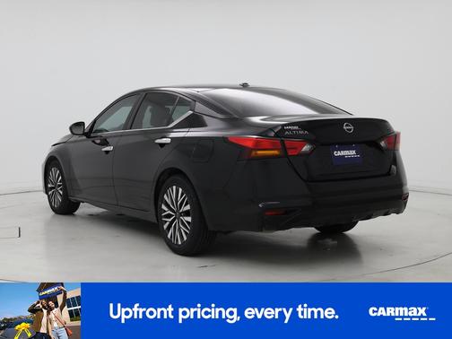 Black 2024 Nissan Altima SV