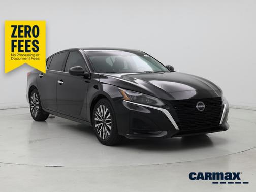 Black 2024 Nissan Altima SV