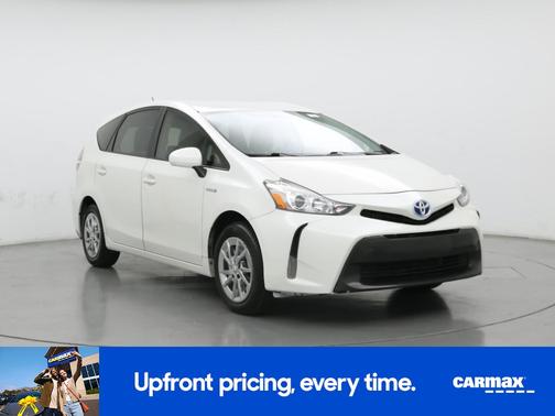2016 Toyota Prius v Three