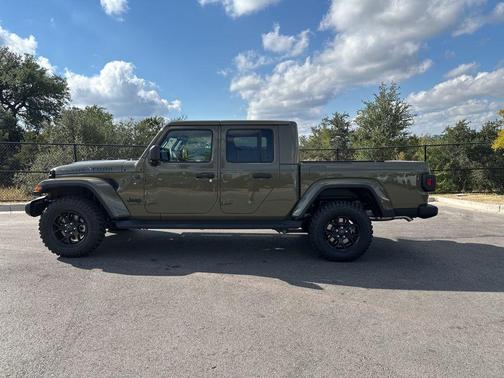 2025 Jeep Gladiator Sport