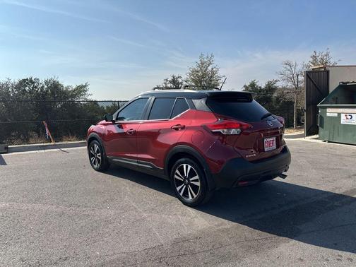 2019 Nissan Kicks SR