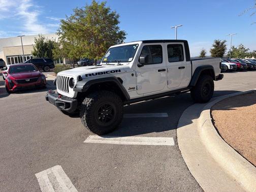 Bright White Clearcoat 2023 Jeep Gladiator Rubicon