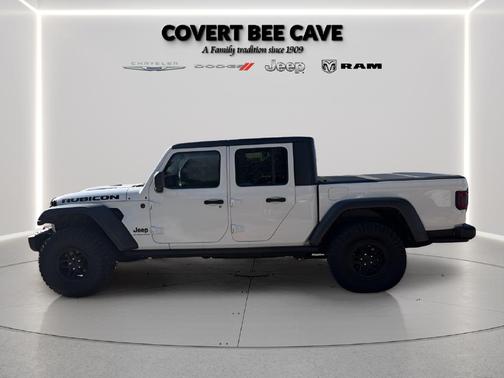 Bright White Clearcoat 2023 Jeep Gladiator Rubicon