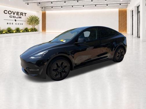 Black 2025 Tesla Model Y Long Range
