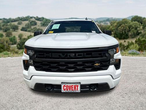 Summit White 2023 Chevrolet Silverado 1500 Custom