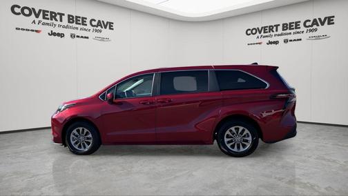 2025 Toyota Sienna LE