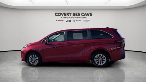 2025 Toyota Sienna LE