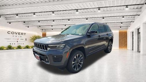 Gray Metallic 2025 Jeep Grand Cherokee Overland