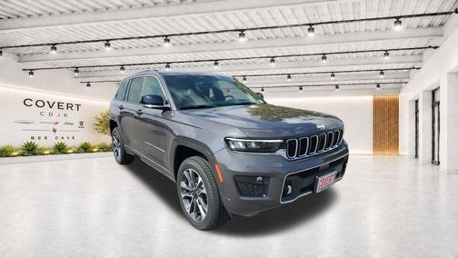 Gray Metallic 2025 Jeep Grand Cherokee Overland