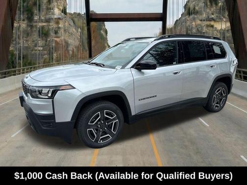 Silver Zynith Clearcoat 2026 Jeep Cherokee Laredo