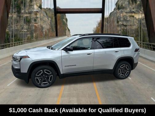 Silver Zynith Clearcoat 2026 Jeep Cherokee Laredo