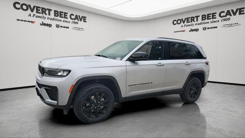 2026 Jeep Grand Cherokee Laredo
