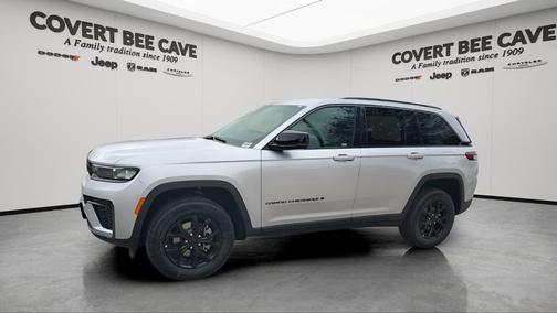 2026 Jeep Grand Cherokee Laredo