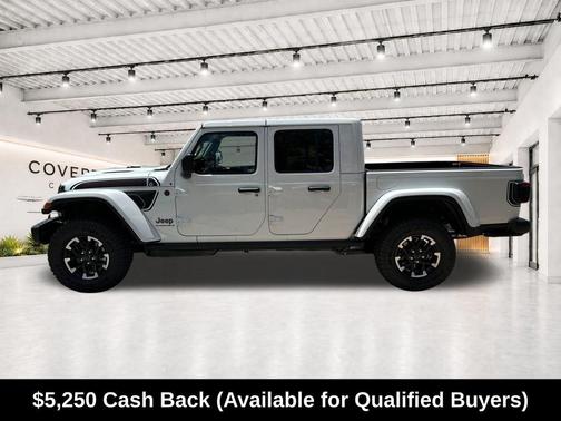 Bright White Clearcoat 2026 Jeep Gladiator Shadow Ops