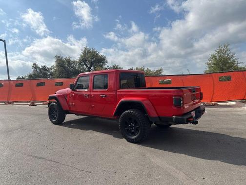 Firecracker Red Clearcoat 2021 Jeep Gladiator Mojave