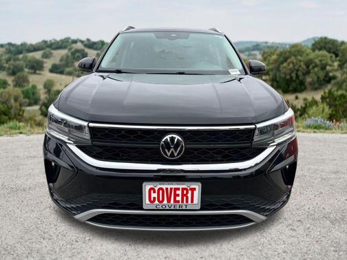 Deep Black Pearl Effect 2023 Volkswagen Taos 1.5T SE