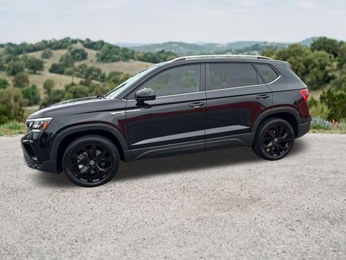 Deep Black Pearl Effect 2023 Volkswagen Taos 1.5T SE