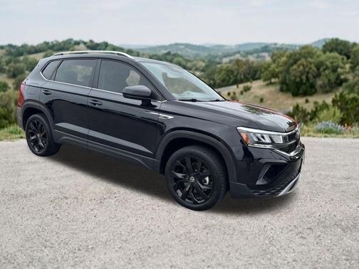 Deep Black Pearl Effect 2023 Volkswagen Taos 1.5T SE