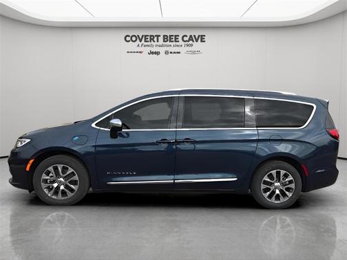 2025 Chrysler Pacifica Hybrid Pinnacle