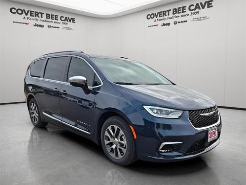 2025 Chrysler Pacifica Hybrid Pinnacle