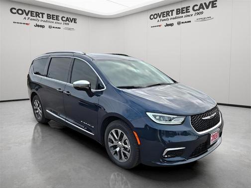 2025 Chrysler Pacifica Hybrid Pinnacle