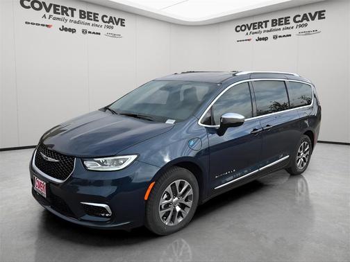 2025 Chrysler Pacifica Hybrid Pinnacle